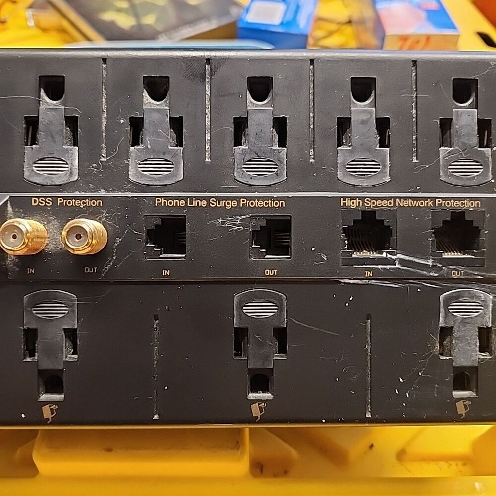 Tripp Lite TLP810NET 8-Outlet Surge Protector AC RJ-11 RJ-45 Coax Protection - Picture 3 of 5